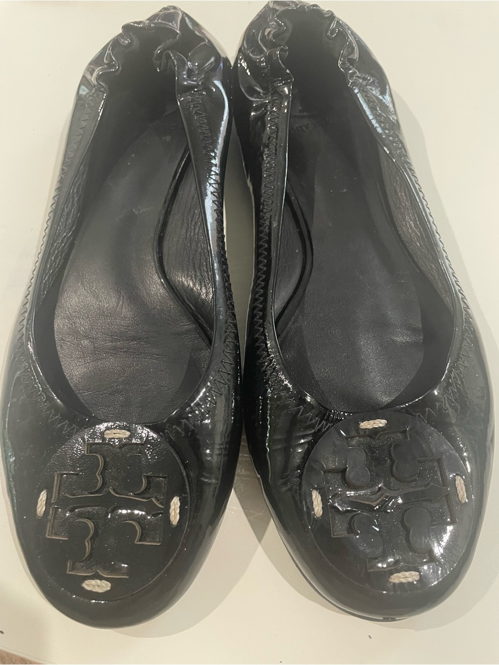 Tory Burch Women’s Black Leather Ballet Flats Slip-On Round Toe Logo Sz 8 - Picture 2 of 7